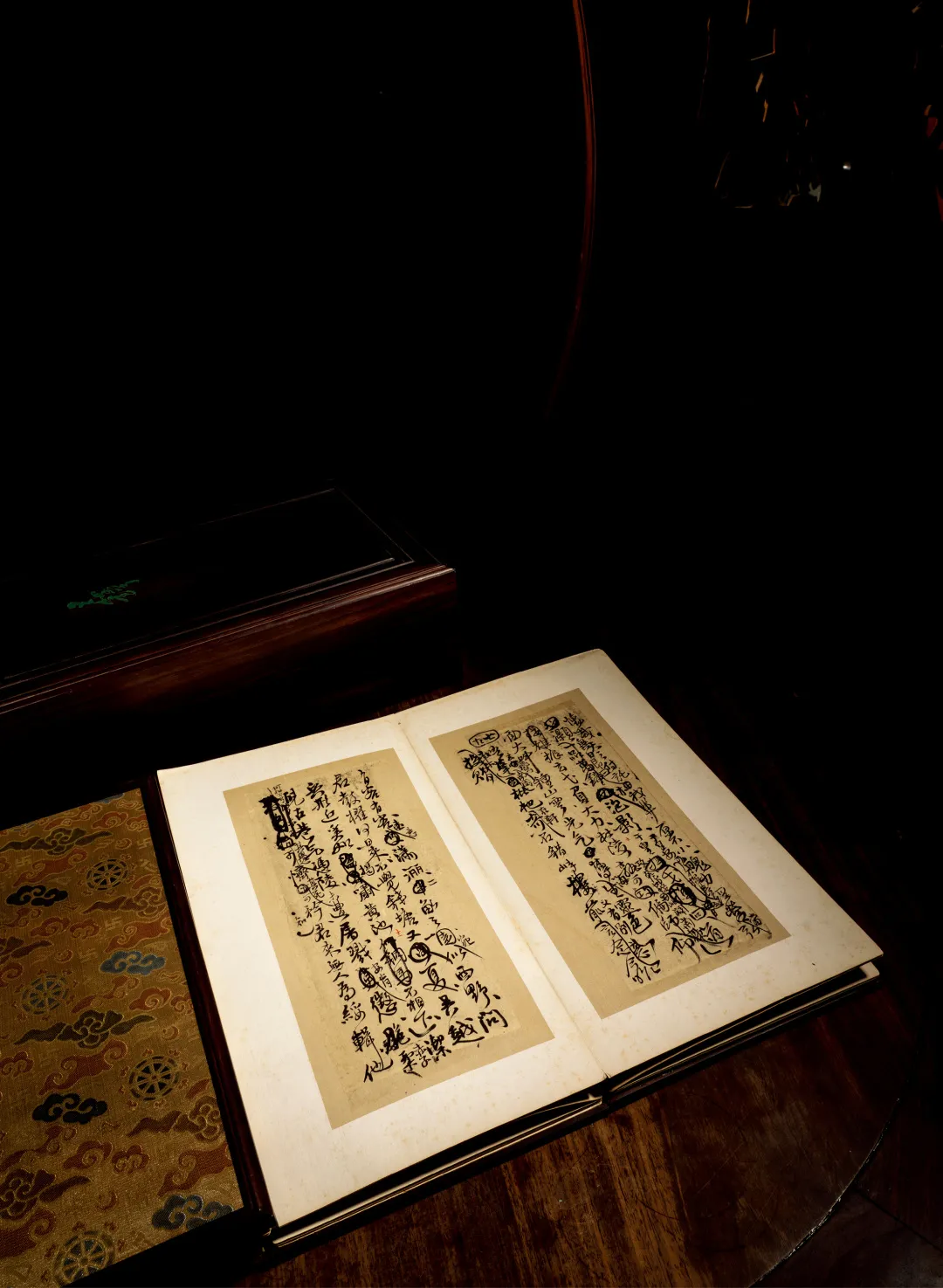 五百年来一觉斯——王铎《诗稿墨迹六十开》简析 | 北京荣宝21秋拍